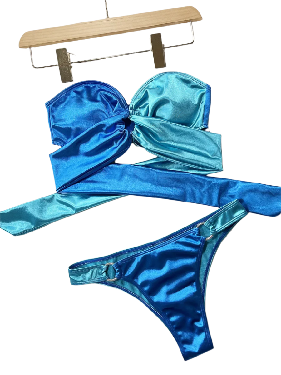 Blue bikini with ring details, perfect for stylish beachwear at the resort