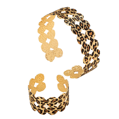 Seductive leopard print hollow collar necklace and bracelet set featuring artistic circular design and metallic finish, perfect for intimate evening wear