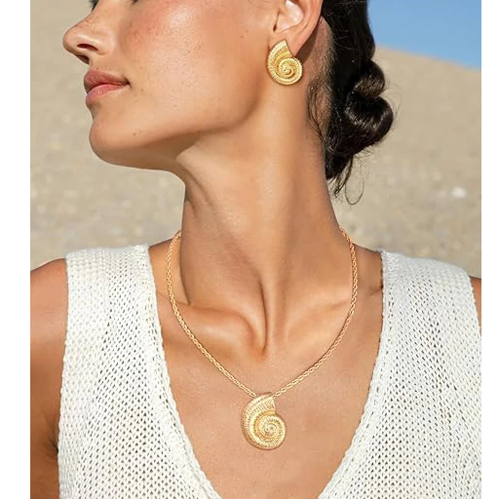 18K Gold Plated Conch Shell Pendant Necklace Earring Set for Women Stainless Steel Conch Chain Ocean Theme Summer Beach Jewelry
